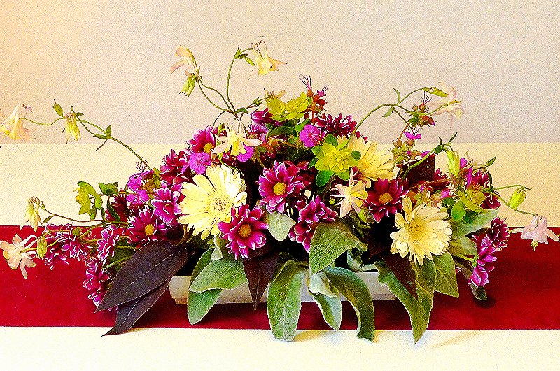 Blumendekoration Tischgesteck